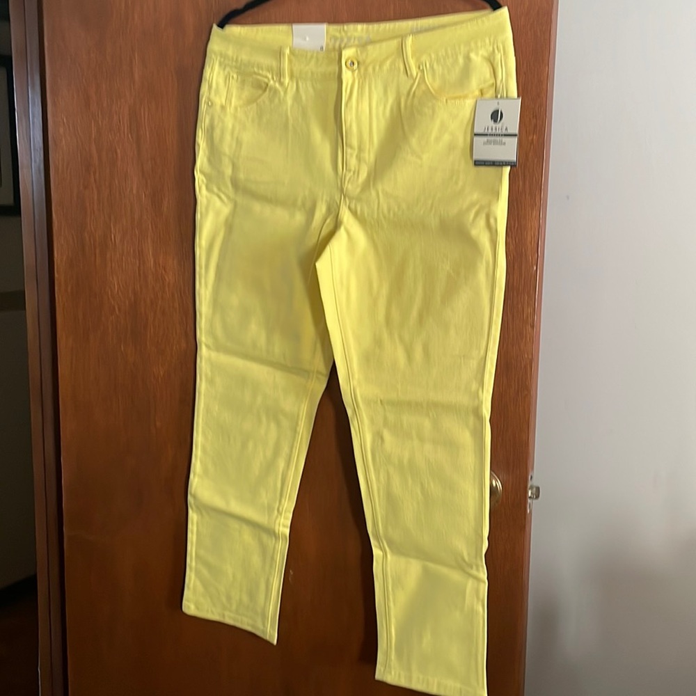 NWT Jessica skinny jeans.